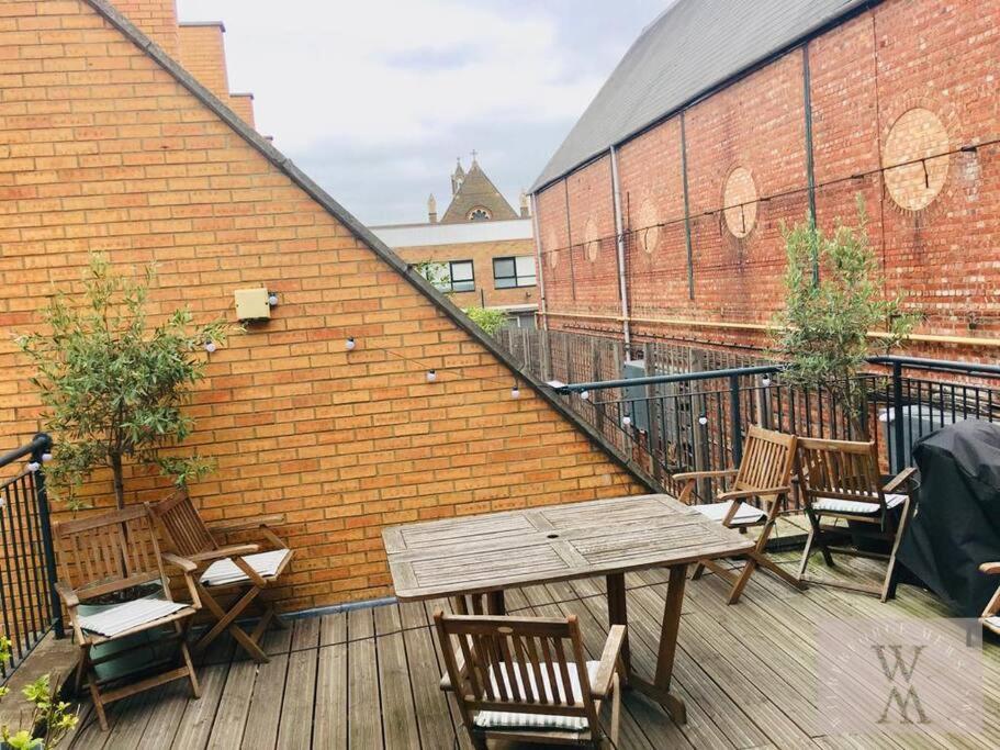 Spacious Mews Apartment, Clapham Londra Esterno foto